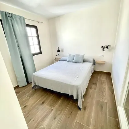 Piso Renovado A 200 Metros De La Playa * Playa Honda (Lanzarote)